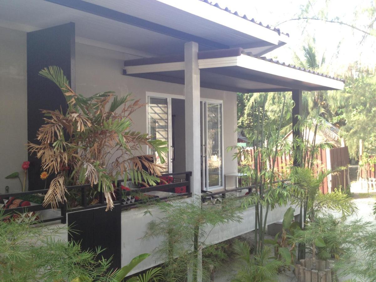 Phangan Cove Beach Resort Шритану Номер фото